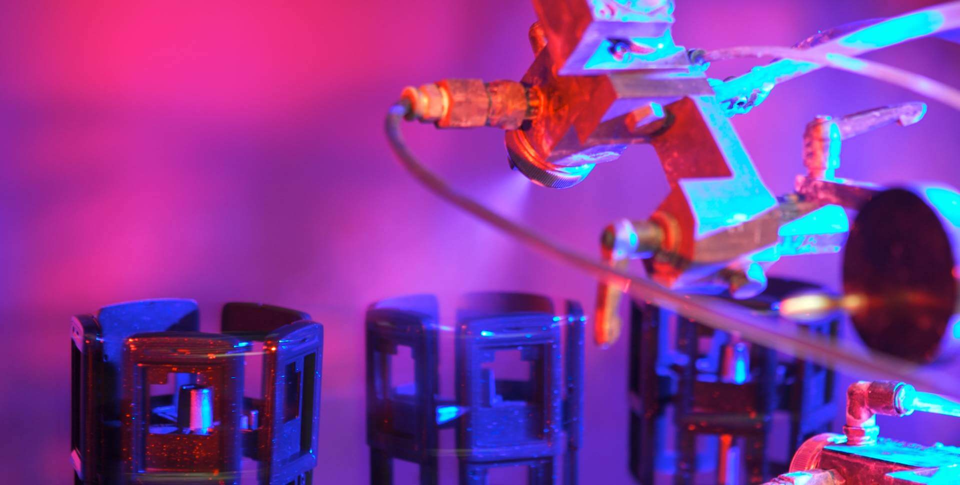 ΰ�¹���(victor1946)�ٷ���վ-Officials Website